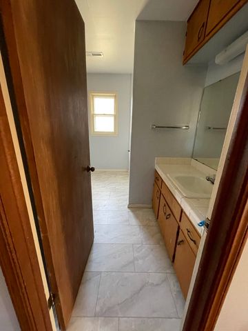 318 E 11th Ave, El Dorado, KS 67042