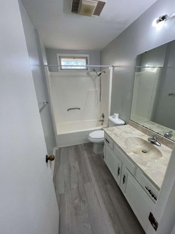 318 E 11th Ave, El Dorado, KS 67042