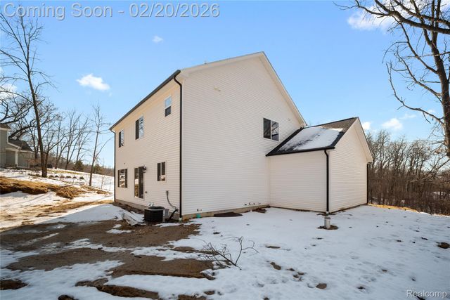 16085 Catalpa Ridge Drive, Holly Township, MI 48442