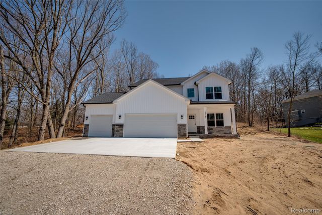 16085 Catalpa Ridge Drive, Holly Township, MI 48442