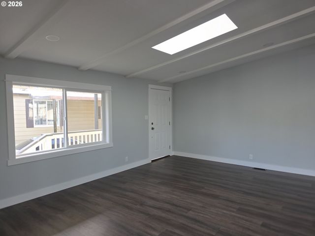 13900 Se HIGHWAY 212 181, Clackamas, OR 97015