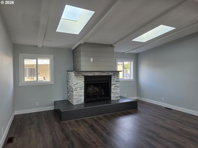 13900 Se HIGHWAY 212 181, Clackamas, OR 97015