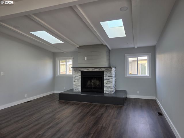 13900 Se HIGHWAY 212 181, Clackamas, OR 97015