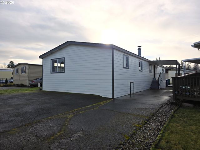 13900 Se HIGHWAY 212 181, Clackamas, OR 97015