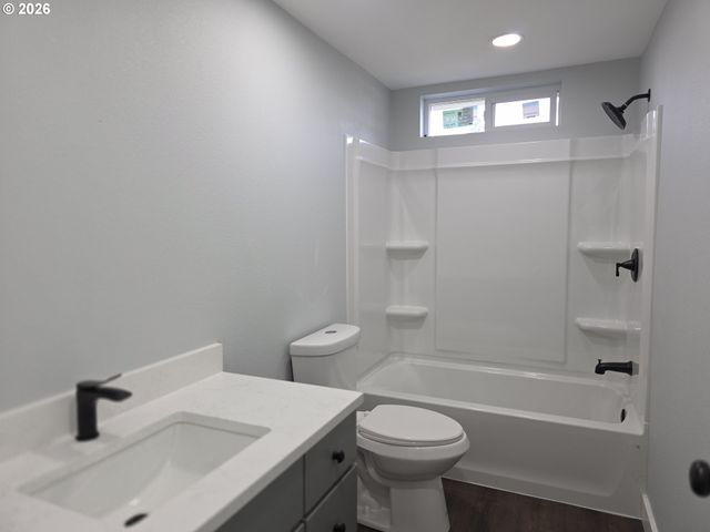 13900 Se HIGHWAY 212 181, Clackamas, OR 97015