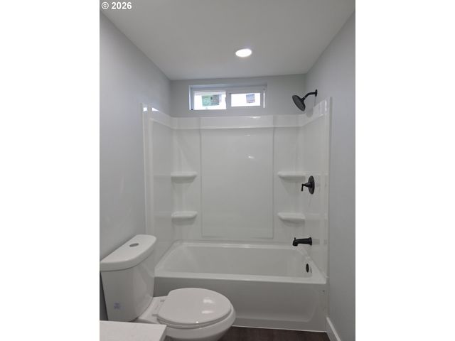 13900 Se HIGHWAY 212 181, Clackamas, OR 97015