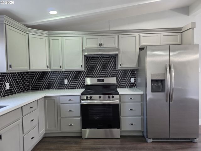 13900 Se HIGHWAY 212 181, Clackamas, OR 97015