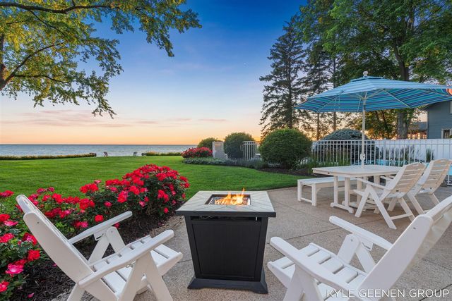 4951 Rosabelle Beach Avenue, Holland, MI 49424