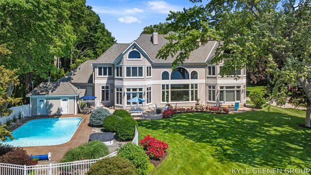 4951 Rosabelle Beach Avenue, Holland, MI 49424