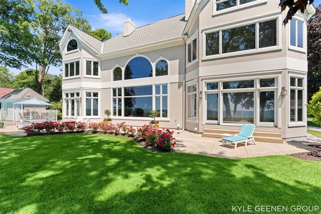 4951 Rosabelle Beach Avenue, Holland, MI 49424