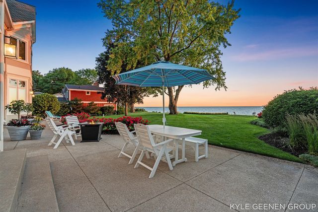 4951 Rosabelle Beach Avenue, Holland, MI 49424
