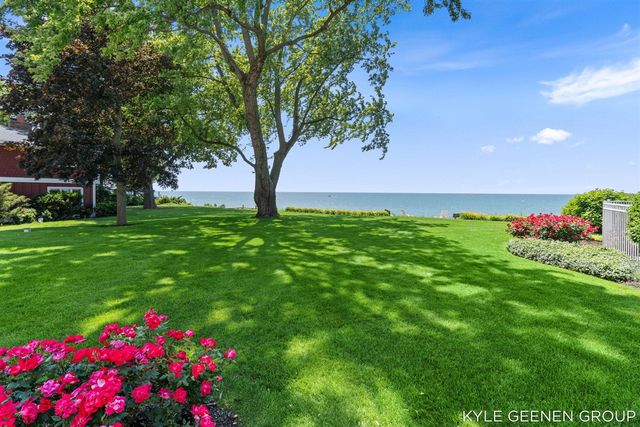 4951 Rosabelle Beach Avenue, Holland, MI 49424