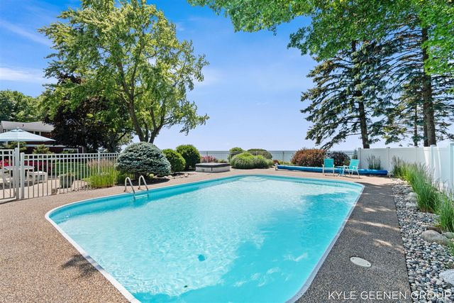 4951 Rosabelle Beach Avenue, Holland, MI 49424