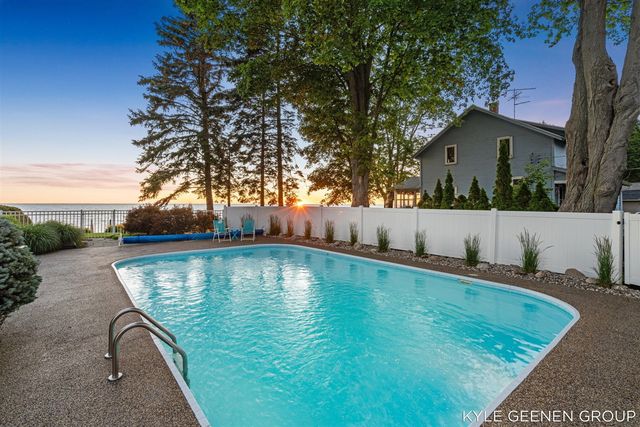 4951 Rosabelle Beach Avenue, Holland, MI 49424