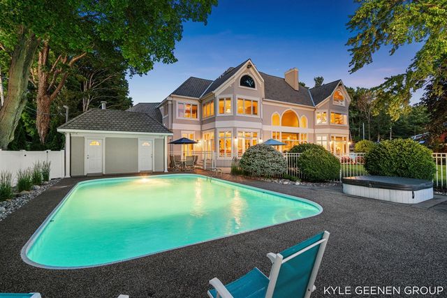 4951 Rosabelle Beach Avenue, Holland, MI 49424