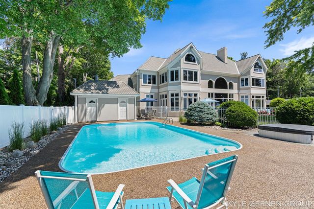 4951 Rosabelle Beach Avenue, Holland, MI 49424