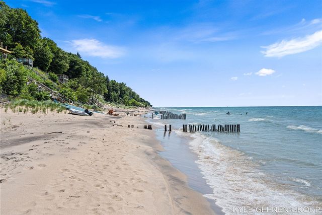 4951 Rosabelle Beach Avenue, Holland, MI 49424