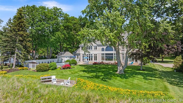 4951 Rosabelle Beach Avenue, Holland, MI 49424