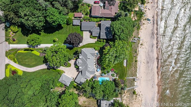4951 Rosabelle Beach Avenue, Holland, MI 49424