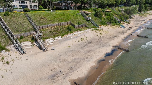 4951 Rosabelle Beach Avenue, Holland, MI 49424