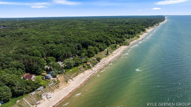 4951 Rosabelle Beach Avenue, Holland, MI 49424