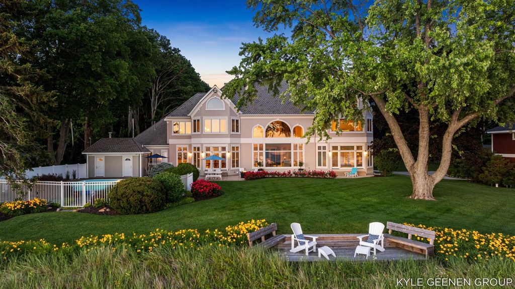 4951 Rosabelle Beach Avenue, Holland, MI 49424