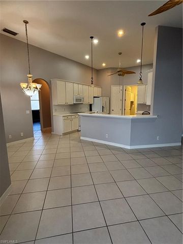 2210 Grove DR, Naples, FL 34120