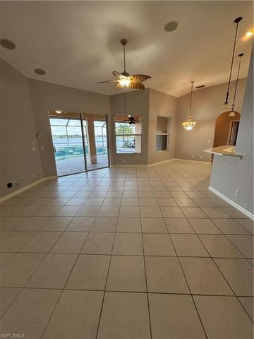 2210 Grove DR, Naples, FL 34120