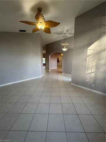 2210 Grove DR, Naples, FL 34120