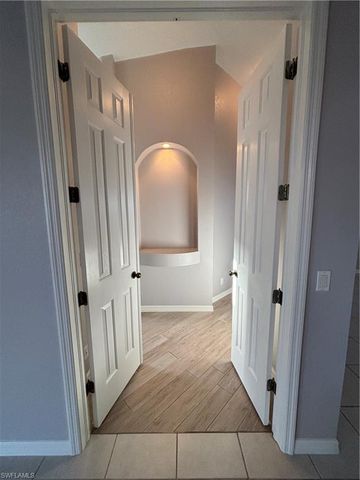 2210 Grove DR, Naples, FL 34120