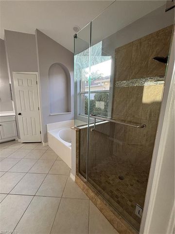 2210 Grove DR, Naples, FL 34120