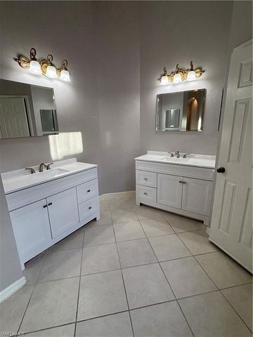 2210 Grove DR, Naples, FL 34120