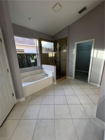 2210 Grove DR, Naples, FL 34120