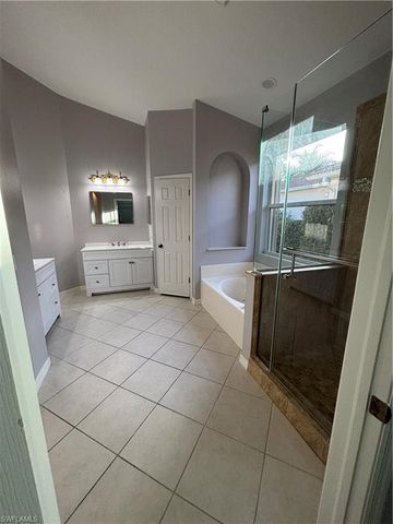 2210 Grove DR, Naples, FL 34120