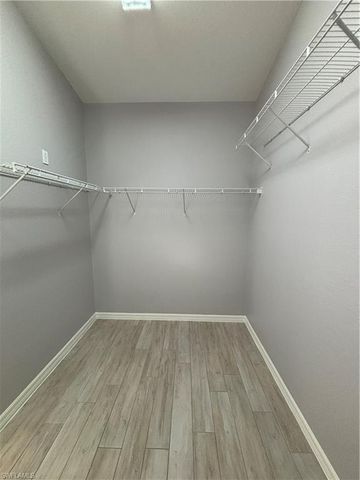 2210 Grove DR, Naples, FL 34120