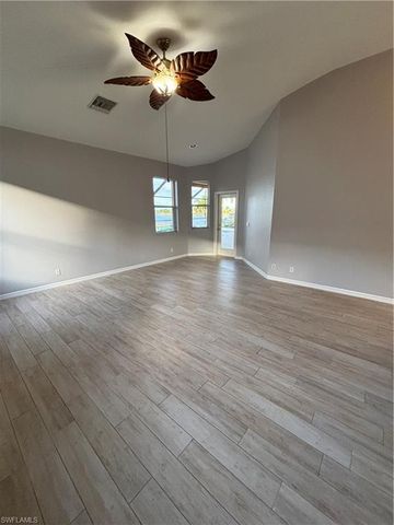 2210 Grove DR, Naples, FL 34120