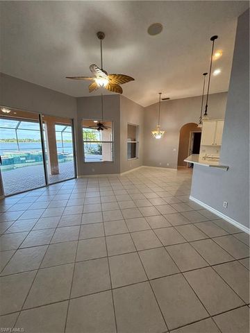 2210 Grove DR, Naples, FL 34120