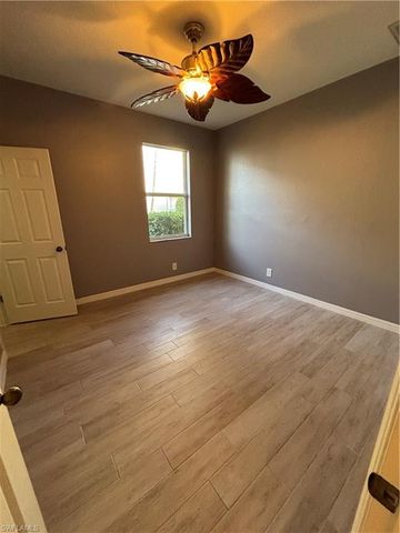 2210 Grove DR, Naples, FL 34120