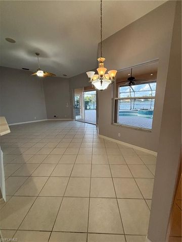 2210 Grove DR, Naples, FL 34120