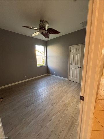 2210 Grove DR, Naples, FL 34120