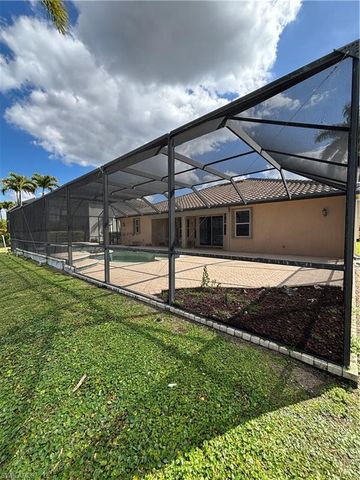 2210 Grove DR, Naples, FL 34120