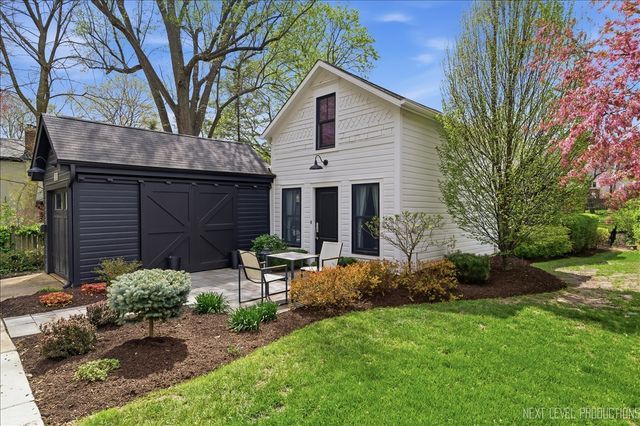 320 S 6th Street, Geneva, IL 60134