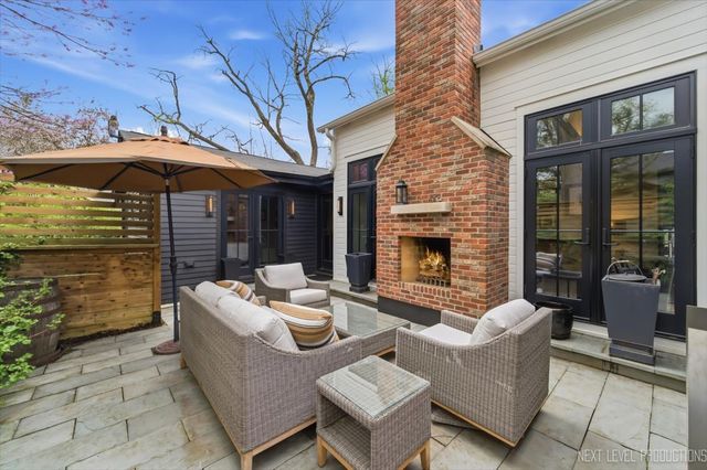 320 S 6th Street, Geneva, IL 60134