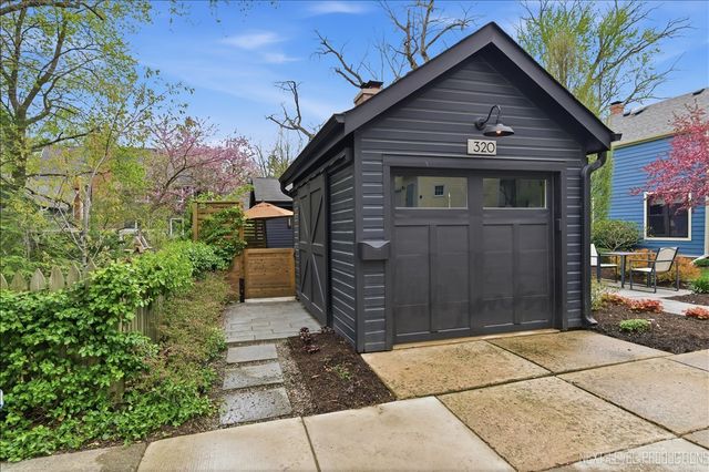 320 S 6th Street, Geneva, IL 60134
