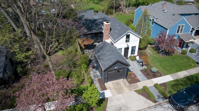 320 S 6th Street, Geneva, IL 60134