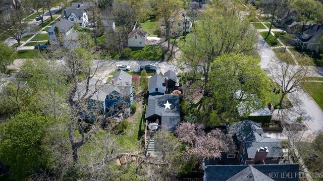 320 S 6th Street, Geneva, IL 60134