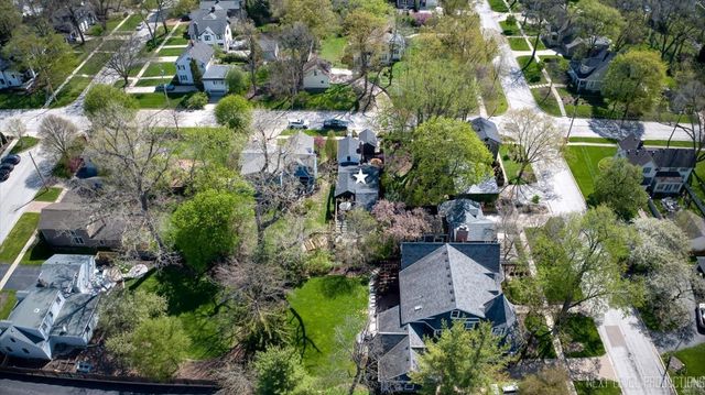 320 S 6th Street, Geneva, IL 60134