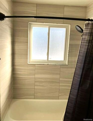 27177 Shelbourne Drive, Warren, MI 48088