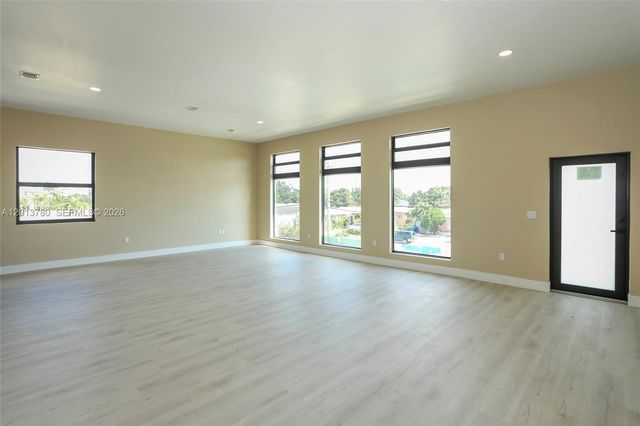120 SW 35 Ave A1, Miami, FL 33135