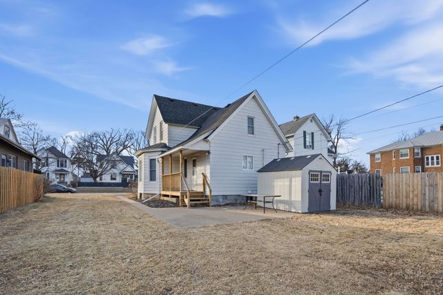 2627 Fair Avenue, Davenport, IA 52803